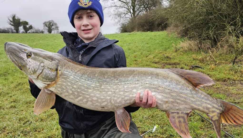 Mein erster Fisch: Warum dieser Moment jeden Angler prägt